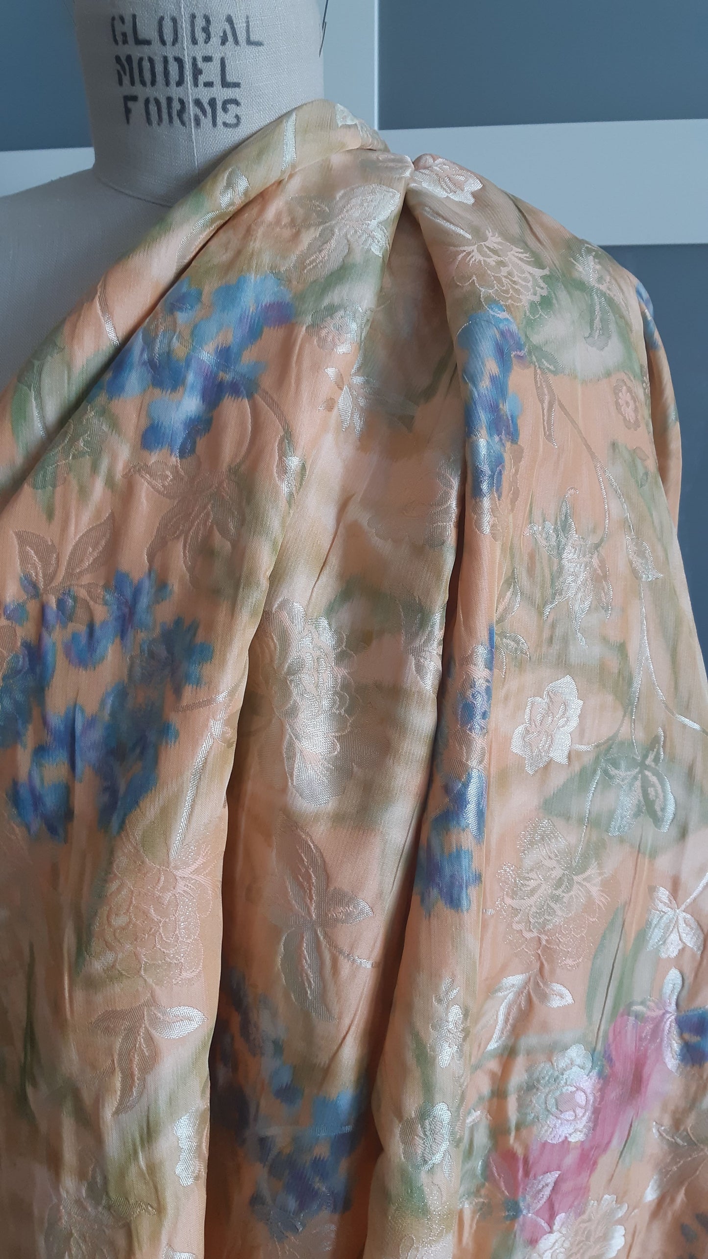 ROLLS END Printed Jacquard 3.1m/3.39 yards